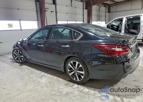 2017 Nissan Altima 2.5 z USA, uszkodzony, nr VIN 1N4AL3AP8HC132965